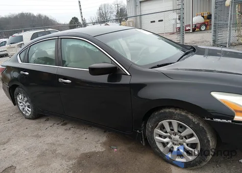 2015 Nissan Altima 2.5 S z USA, uszkodzony, nr VIN 1N4AL3AP9FC423052